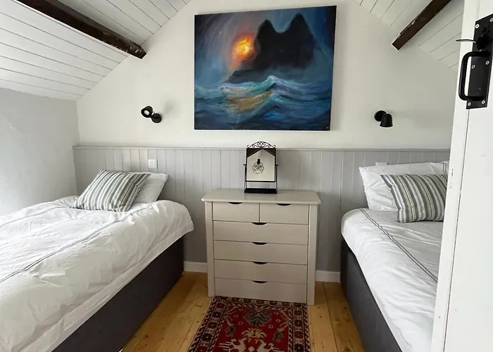 Pier With Private Water Access To Colla Pier